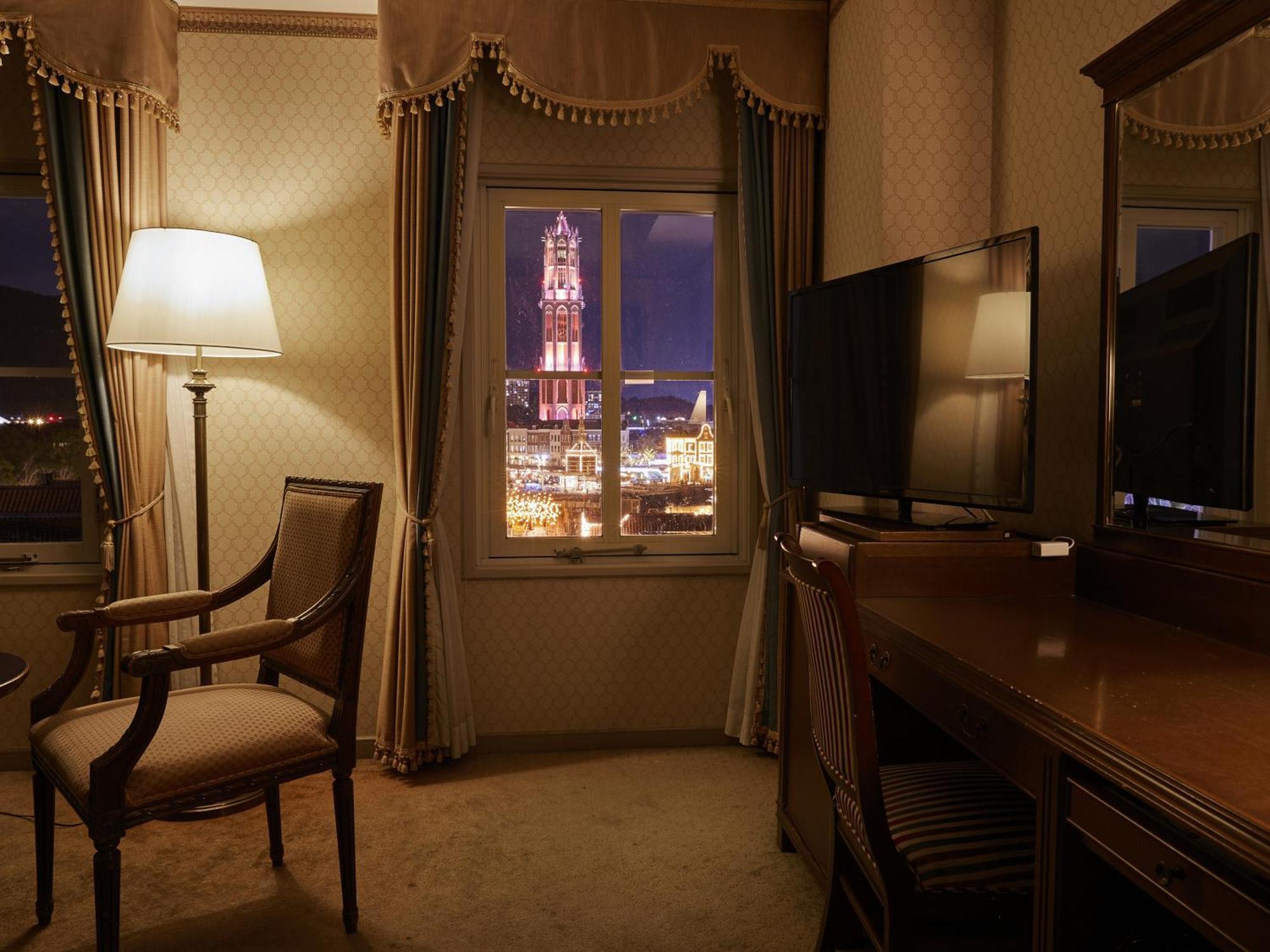 Hotel Den Haag Huis Ten Bosch Sasebo Exteriér fotografie A room at the Four Seasons Hotel