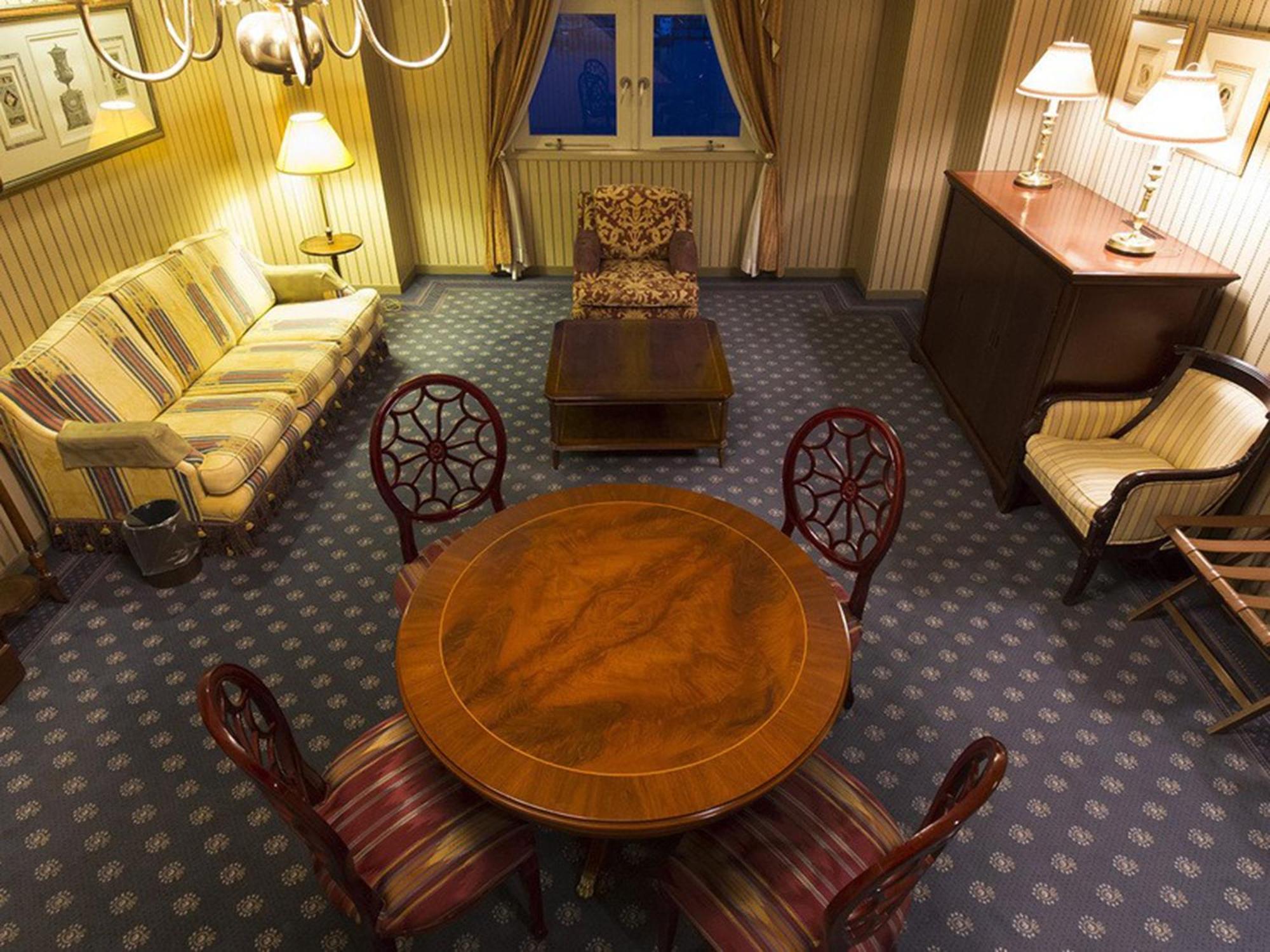 Hotel Den Haag Huis Ten Bosch Sasebo Exteriér fotografie A room in the hotel