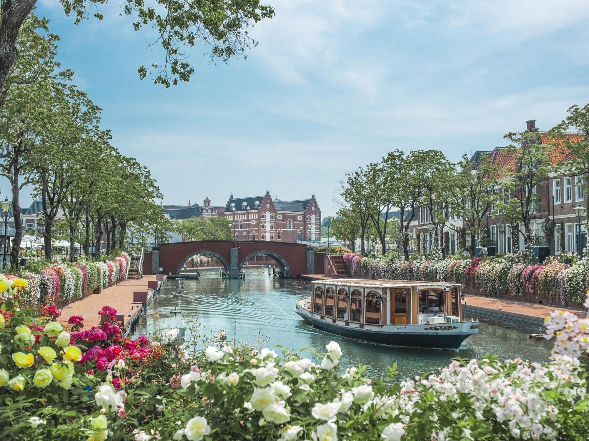 Hotel Den Haag Huis Ten Bosch Sasebo Exteriér fotografie The planned canal in the centre of the town